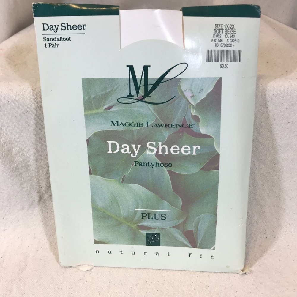 Vintage Maggie Lawrence Collection Pantyhose Plus 1X-2X Soft Beige Day Sheer